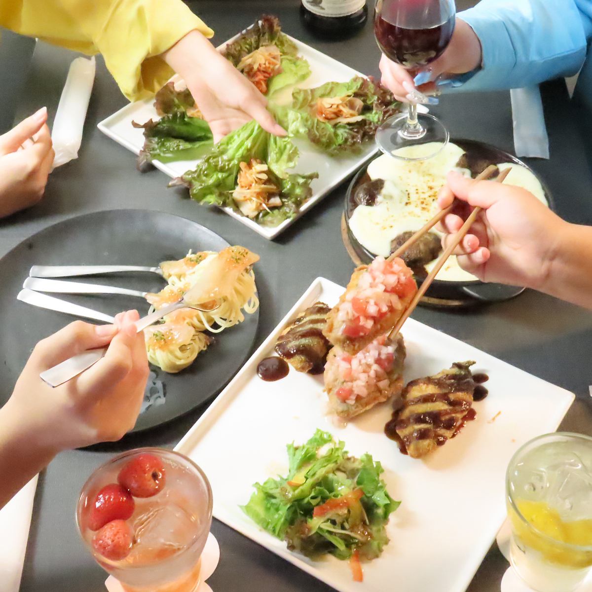 見てかわいい食べておいしい料理やお酒を豊富にご用意！