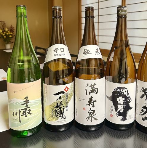Enjoy a blissful moment with carefully selected sake and wine.