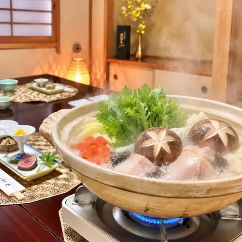 下関産とらふぐの旨みを余すことなく味わう、ふぐ尽くし会席【全7品】