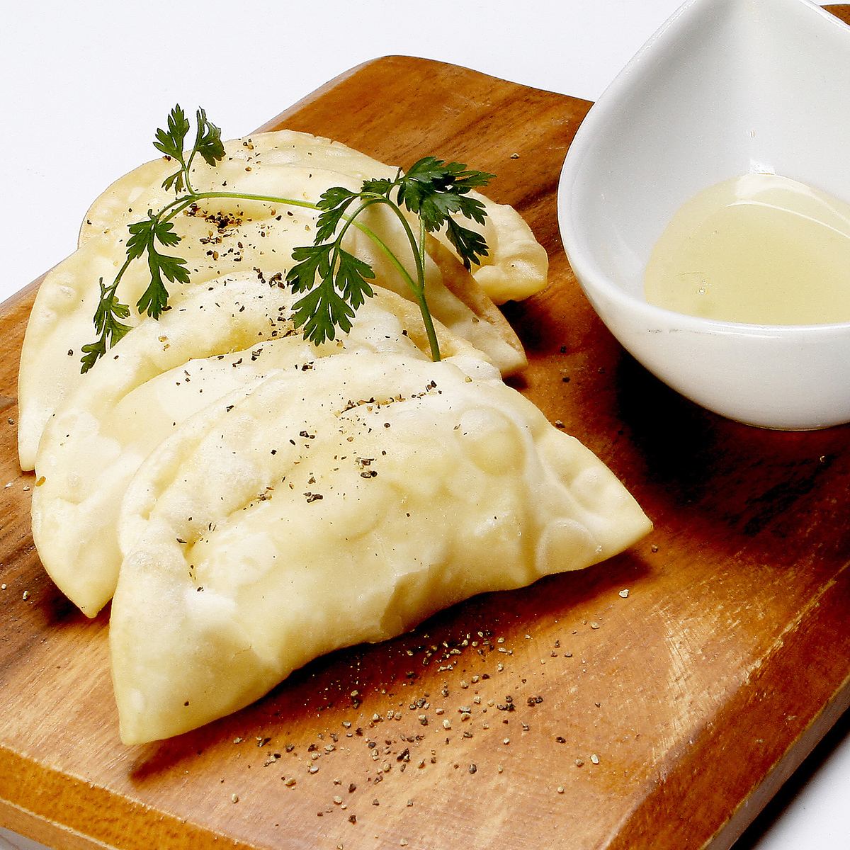 The popular cheese dumplings are recommended for women♪