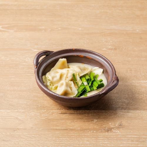 White steamed dumplings