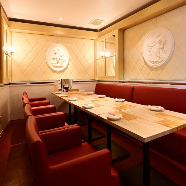 【半個室8名様～】半個室のご用意ございます♪女子会や記念日、誕生日など様々なシーンでご利用いただけます♪半個室は2席ご用意しておりますのでお気軽にご相談ください！