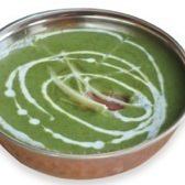 【味も見た目も、インパクト抜群！】辛さを選択可能な ほうれん草チキンカレー 935円(税込)