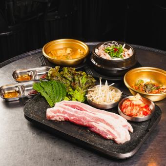 【お酒メインで飲みたい方に！】2H飲み放題付きでサムギョプサルが食べられるソジュ部コース★