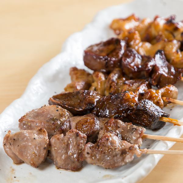 【やきとん】一本110円から!串盛りは5本759円!二階席限定でお得な飲み放題付コースもございます♪