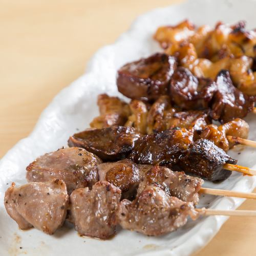 【やきとん】一本110円から!串盛りは5本759円!二階席限定でお得な飲み放題付コースもございます♪