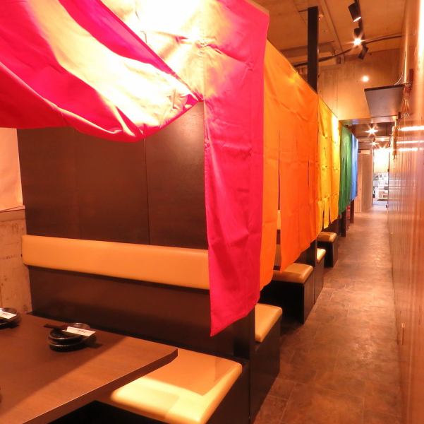 Inside of the private dining room with colorful seating area.You can relax and relax as the seating is wide without worrying about the surroundings.Banquet, a little after school work, women's association, family use etc ... It is perfect for various scenes.