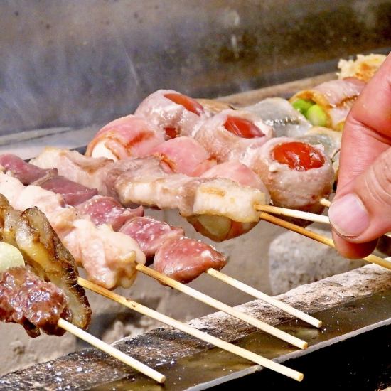 新鮮な朝〆鶏を炭火で一気に焼き上げた焼鳥が自慢♪