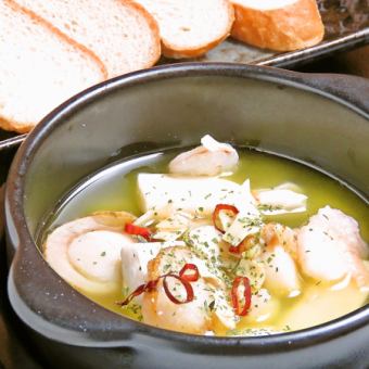 海老と帆立のアヒージョ