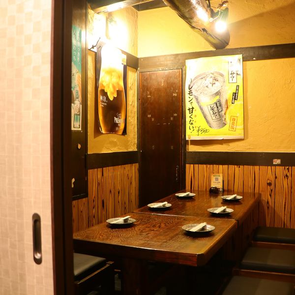 【2～24名様個室席完備】雰囲気自慢の個室席は数に限りがございますので、お電話での確認をしていただくとスムーズです。最大24名様までの個室席/最大50名様まで可能な掘りごたつ座敷席をご用意！でゆったりと宴会をお楽しみ頂けます♪飲み会や同窓会、打ち上げなど宴会ご予約受付中！