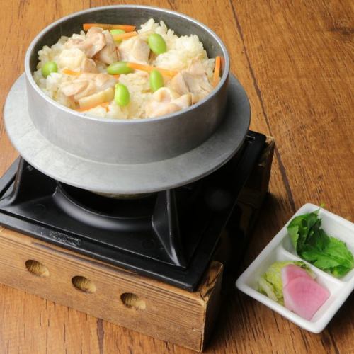 炊き立て鶏釜飯