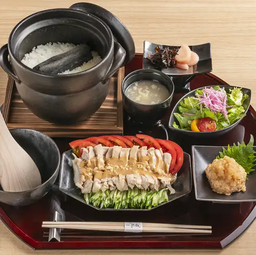 冷静蒸し鶏の胡麻だれ御膳