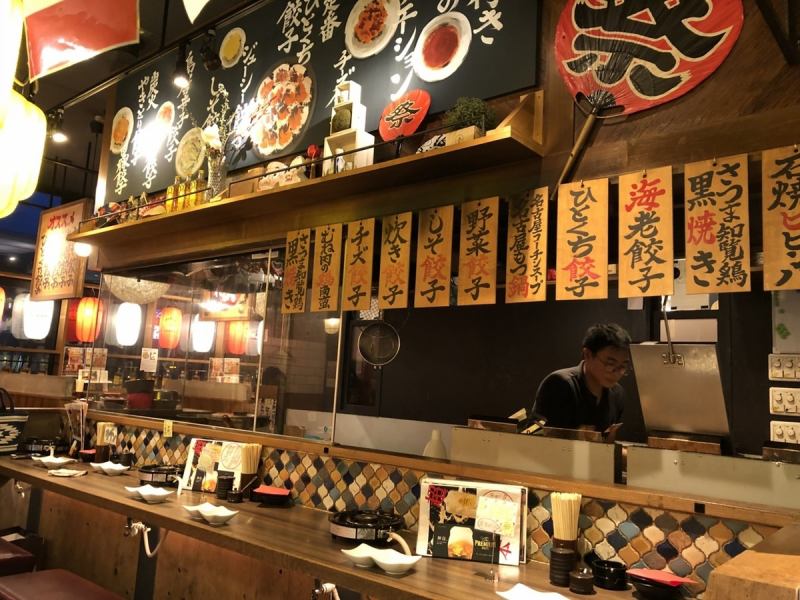 今宵は「餃子」や自慢の「もつ鍋」を楽しみながらワイワイお食事などいかがでしょうか☆