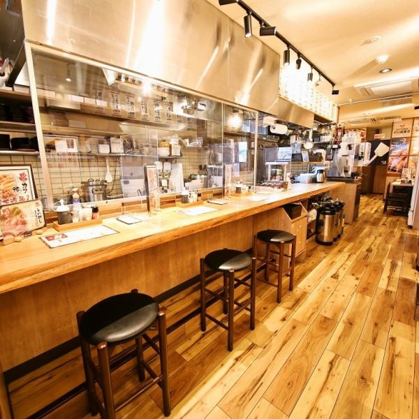 We also have a counter, so you are very welcome to visit us alone! Not only can you use it with friends and family, but you can also use it for various occasions such as company banquets and drinking parties. We have a total of 35 seats! Please make reservations for various banquets as soon as possible.