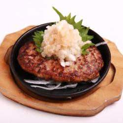 Iron plate hamburger steak (with grated daikon radish)