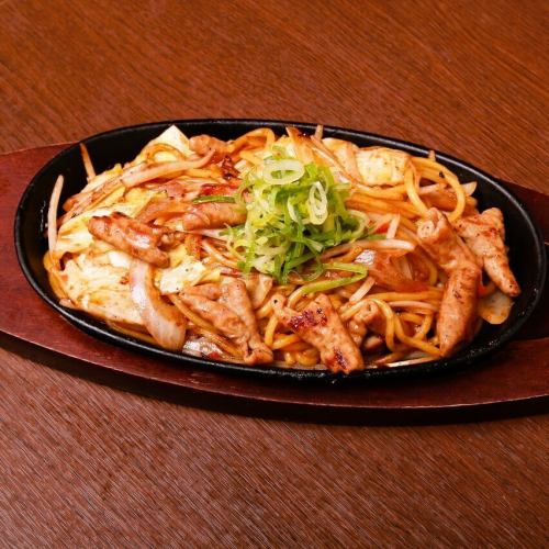 White horumon fried noodles