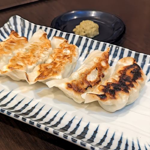 柚子胡椒で食べる　焼き餃子