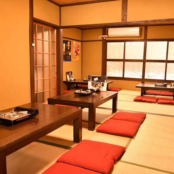 You can reserve from 25 people ◎ On the 2nd floor of the store, there is a tatami room with an atmosphere that makes you feel like you are at home.Please enjoy the delicious "Motsunabe" in the restaurant where you can feel the warmth of an old private house. ◇Accommodates up to 30 people.Please use it for various banquets.Motsunabe/tatami room/private room/cospa/drink/dating/reservation/private/new year's party/nara/Ikoma