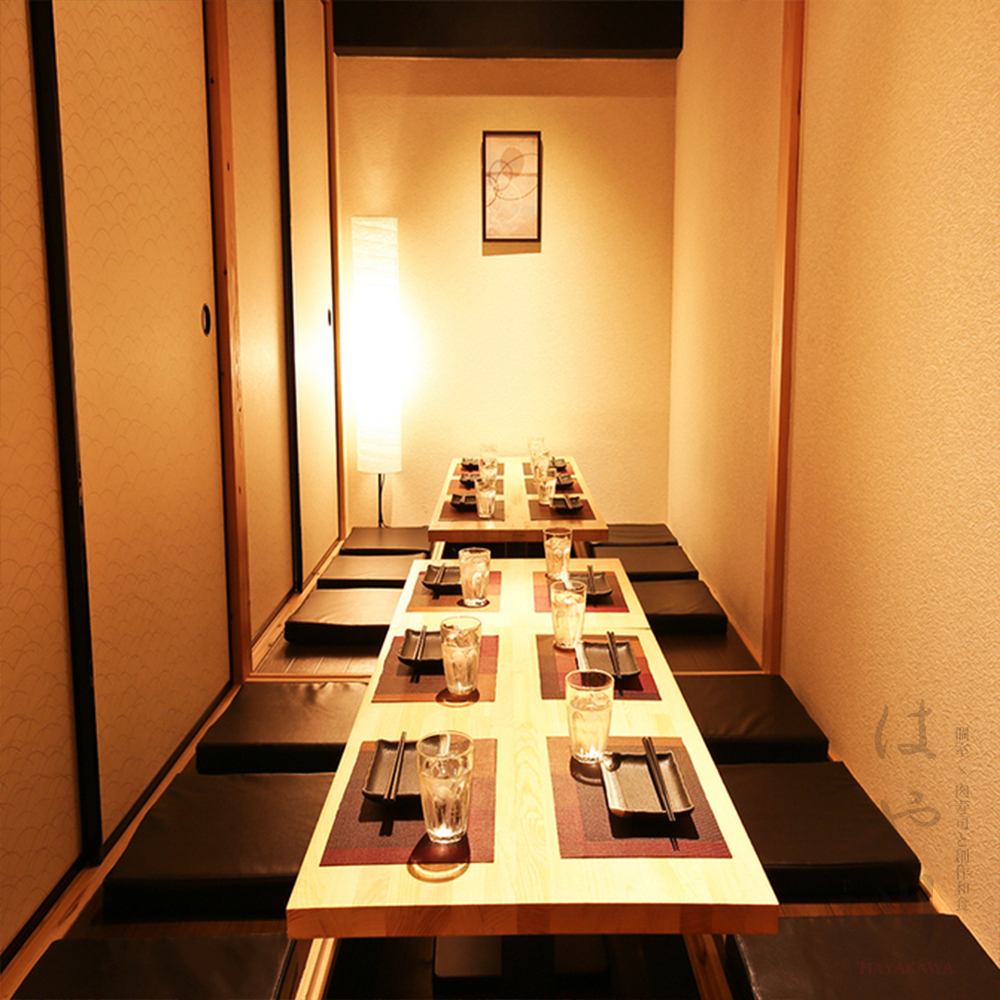 We offer completely private rooms that can be used by 2 people to groups.