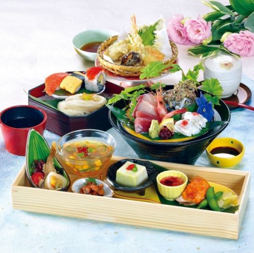 季節の花籠ランチ（寿司）