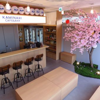 カウンター席は4席をご用意。