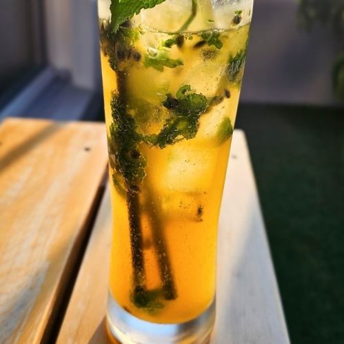 パッションフルーツのモヒート