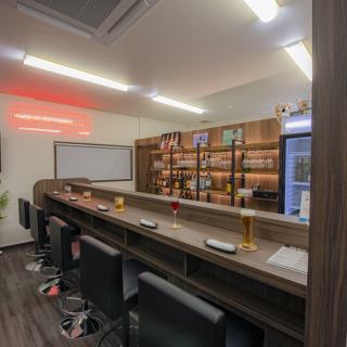 Solo diners are also welcome! We have a wide selection of alcoholic beverages and are sure to spark lively conversation.It's perfect for dates and girls' nights out, and is recommended for those looking for a second place to enjoy drinks. You can also watch sports, so you're sure to have a great time with friends! Come and enjoy a fun time where you might meet new people.We look forward to seeing you!