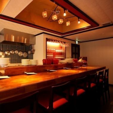 [Recommended for dining alone or with a small number of people ◎ Counter seats] This is a recommended seat where you can enjoy your meal while enjoying the cooking scenery and conversation with the owner.Please spend a special time in a stylish atmosphere.