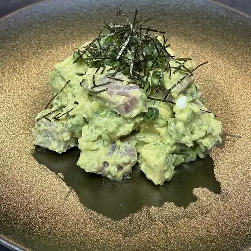 マグロとアボカドのタルタル