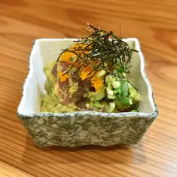 マグロとアボカドのタルタル