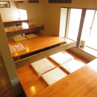 6名様テーブル3卓御座います。