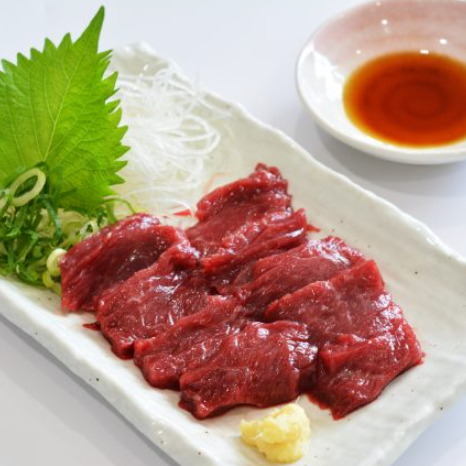 九州直送の新鮮な馬刺し
