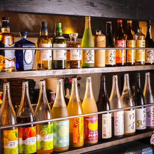 全国から厳選した地酒と焼酎の品揃え