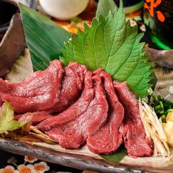 馬刺し盛り合わせ