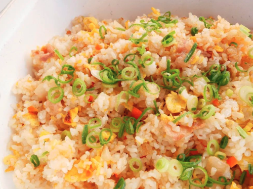 ごはん物は地元産「きぬむすめ」を贅沢に使用♪