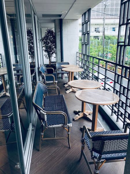  [Atmosphere ◎ Covered terrace seats] Terrace seats where you can feel the pleasant breeze of the season. The covered terrace gives you the peace of mind to enjoy your meal even on rainy days. Wrap in warm sunshine at noon and spend the night relaxing while gazing at the night sky. 