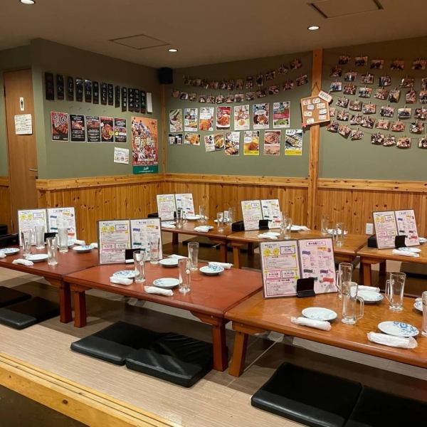 [店內] 有4張榻榻米桌子♪ <新冠病毒對策> 為了讓您可以安全地用餐和喝酒，我們在餐廳內使用酒精消毒，並進行充分的通風，並且與平時相比減少了座位數，以確保每張桌子之間的足夠空間。由於本店衛生管理十分嚴格，請各位顧客放心光臨。