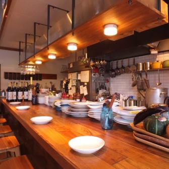There is a counter seat, as it is an open kitchen, it is a warm shop that one person can blath about ☆