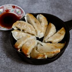 鉄板焼き餃子