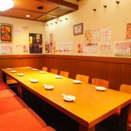 [Private rooms available ◎] The tatami room can accommodate up to 26 people.Each seat can accommodate 6 people and can be divided into 4 tables.We have set up for groups, but please inquire when making a reservation.