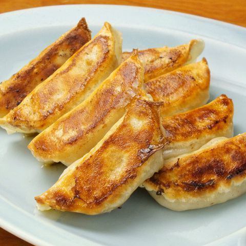 Serious handmade gyoza made from 100% black pork! All domestic ingredients!