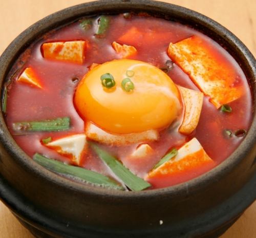 Many repeat customers★ Seafood sundubu jjigae set meal 850 yen★