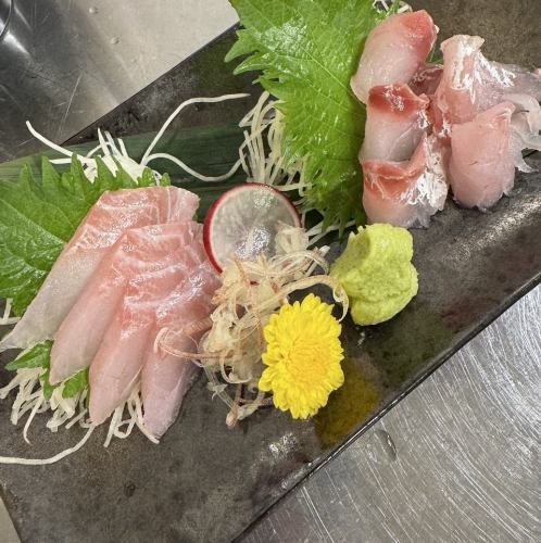 【犹豫不决的话就试试这个吧!】2小时无限畅饮套餐,包含生鱼片拼盘和招牌天妇罗拼盘等6道菜,售价5,500日元(含税)