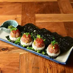とろたくいくらのせ