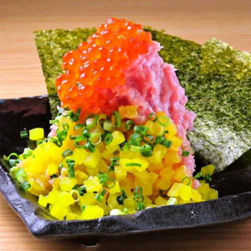 とろたくの山盛りといくら
