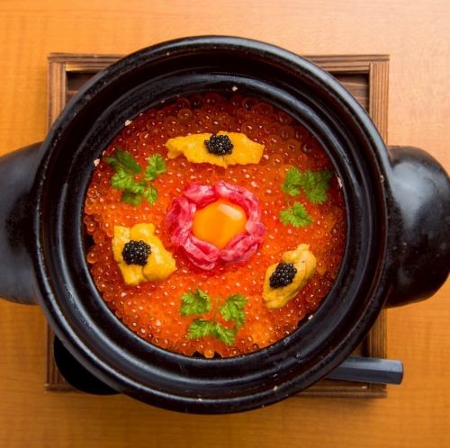 生肉×海鮮 贅沢土鍋ご飯