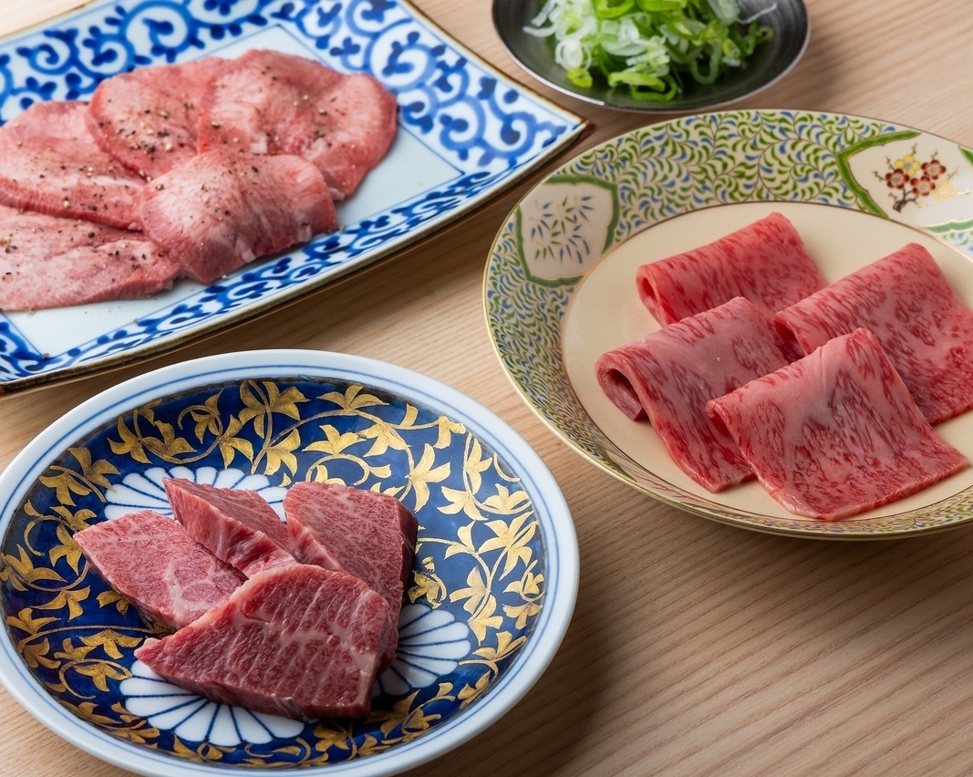 極上の肉を最高の状態で嗜める完全個室×焼肉店。宮崎焼肉の最高到達点を目指します。