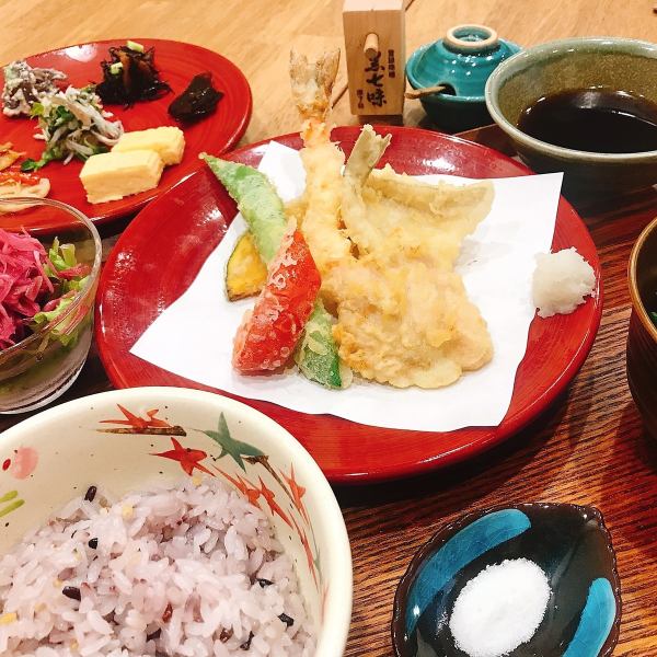 [8 items in total] Popular lunch item! ≪Special Tempura Rice≫ is 1,738 yen (tax included)★Enjoy seasonal vegetable tempura!