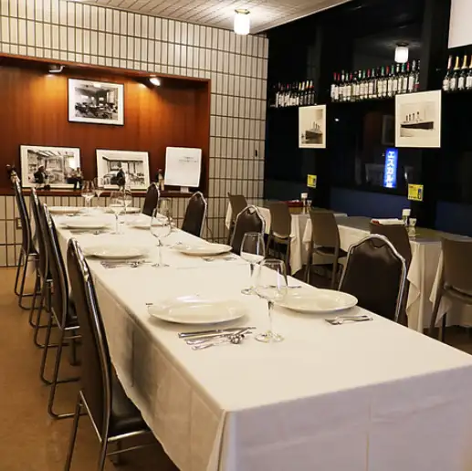 新鮮な料理と温かなサービスで、ご家族のお集まりから会社宴会、同窓会まで幅広く対応いたします。貸切利用も承っておりますので、大切な仲間との特別な時間をレストランうみかぜでお過ごしください。元町・中華街3番出口から徒歩30秒の好立地です!