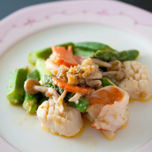 Stir-fried scallops with salt